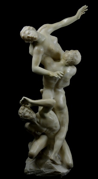Copia in alabastro della statua in marmo "Ratto delle sabine" di Giambologna; ricostruzione del braccio sinistro e dell'avambraccio e della mano destra della figura femminile e della mano sinistra della figura in basso; restauro invisibile. Qui dopo l'intervento. - Copy alabaster statue of marble "The Rape of the Sabines" by Giambologna, reconstruction of the left arm and forearm and right hand of the female figure and the figure's left hand down, invisible restoration. Here after the intervention
